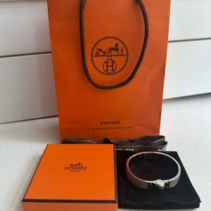 Hermes- CHARNIERE PLAIN PALLADIUM-PLATED ENAMEL BRACELET S 19 MARRO